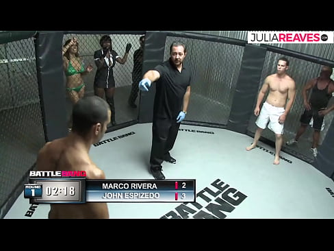 ❤️ Ultimate Fighter akimtosa msichana nambari baada ya pigano ulingoni ❌